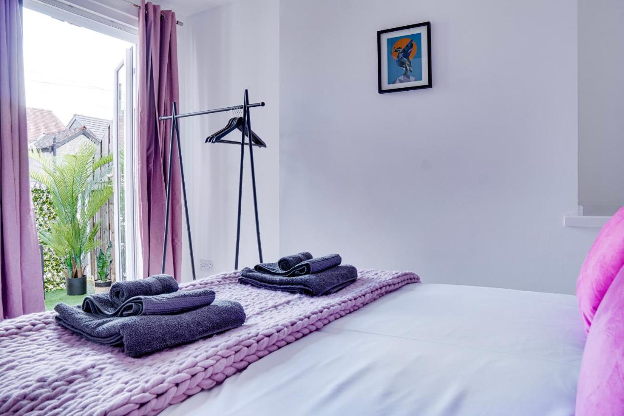 Modern 2 Bedroom Flat - 15 Minutes To Liverpool Birkenhead Esterno foto