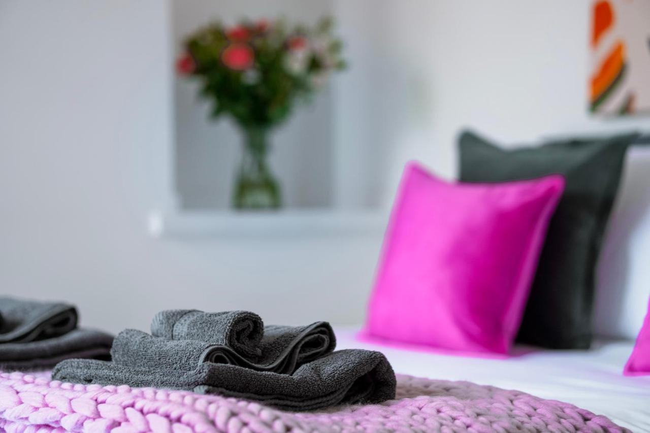 Modern 2 Bedroom Flat - 15 Minutes To Liverpool Birkenhead Esterno foto