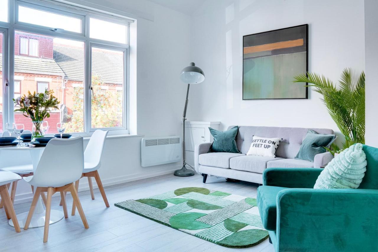 Modern 2 Bedroom Flat - 15 Minutes To Liverpool Birkenhead Esterno foto